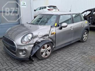 Sloopauto Mini One Mini (F55), Hatchback 5-drs, 2013 1.2 12V One 2018