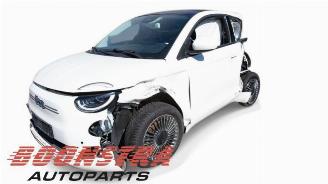 Vrakbiler auto Fiat 500 500e (332), Hatchback, 2020 42 kWh 3+1 2021/11