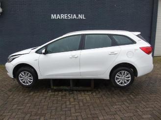 Vrakbiler auto Kia Cee d Cee'd Sportswagon (JDC5), Combi, 2012 / 2018 1.4i CVVT 16V 2015/8