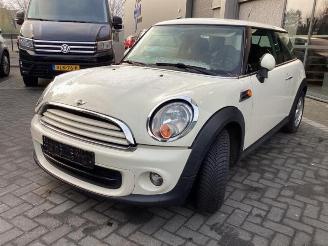 Vrakbiler auto Mini Mini Mini (R56), Hatchback, 2006 / 2013 1.6 16V One 2011/10
