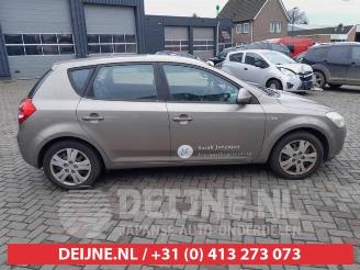 Kia Cee d Cee'd (EDB5), Hatchback 5-drs, 2006 / 2012 1.4 CVVT 16V picture 8