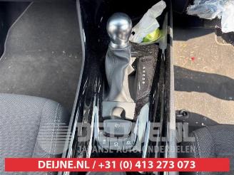 Toyota C-HR C-HR (X1,X5), SUV, 2016 1.8 16V Hybrid picture 15