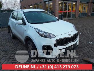 Vrakbiler auto Kia Sportage Sportage (QL), Terreinwagen, 2015 / 2022 1.7 CRDi 115 16V 4x2 2017/6