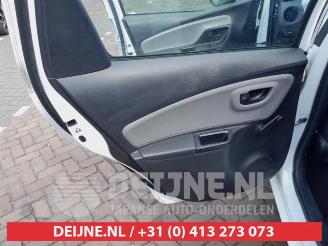 Toyota Yaris Yaris III (P13), Hatchback, 2010 / 2020 1.0 12V VVT-i picture 13