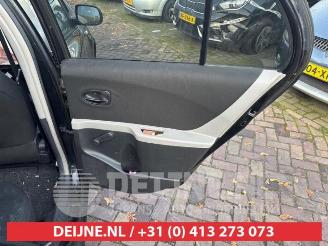 Toyota Yaris Yaris II (P9), Hatchback, 2005 / 2014 1.33 16V Dual VVT-I picture 18