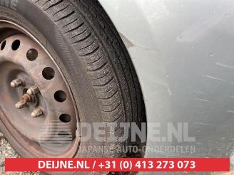 Toyota Yaris Yaris II (P9), Hatchback, 2005 / 2014 1.3 16V VVT-i picture 32