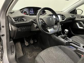 Peugeot 308 SW 1.2 PureTech Executive Panoramadak Navi Clima picture 8