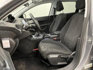 Peugeot 308 SW 1.2 PureTech Executive Panoramadak Navi Clima picture 9