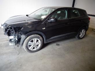 Coche siniestrado Opel Grandland 1.2 THP 2019/12