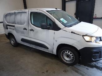 Démontage voiture Peugeot Partner 1.6 HDI 2022/12