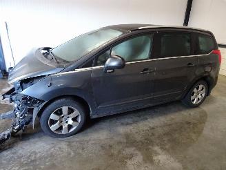 Vrakbiler auto Peugeot 5008 1.6 HDI 2012/3