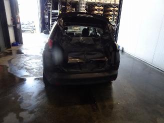 Peugeot 2008 1.2 VTI picture 4