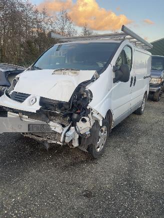 Salvage car Renault Trafic 2.0 dci 2014/1