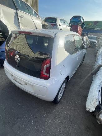 Volkswagen Up! High up white edition picture 3