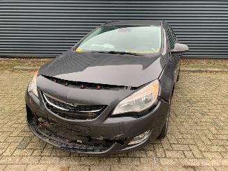Avarii autoturisme Opel Astra SPORTS TOURER - 1.4 16V ecoFLEX Combi/o  Benzine 1.398cc 74kW (101pk) FWD 2010-10/2015-10 (PC8EB; PD8EB; PE8EB; PF8EB) A14XER 2011/3
