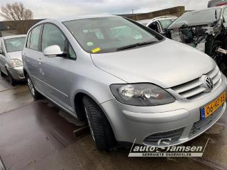 Vrakbiler auto Volkswagen Golf plus Golf Plus (5M1/1KP), MPV, 2005 / 2013 2.0 FSI 16V 2005/10