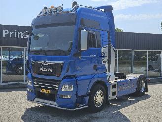 krockskadad bil vrachtwagen MAN TGX Lion edition EUR6 no damaged 2017/10