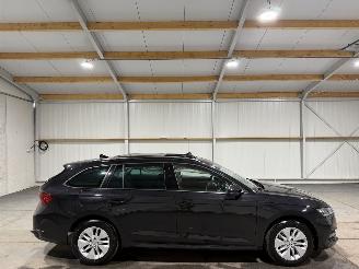 krockskadad bil auto Skoda Octavia 1.0e-TFSI 81kW Automaat Pano Business Edition 2024/1