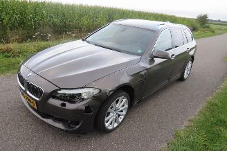 BMW 5-serie 520 D High Executive 184pk Automaat 240.000km schuifdak leer navie  vol optie picture 15