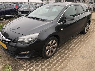 skadebil auto Opel Astra Astra Sports Tourer 1.6 CDTi 2014/11
