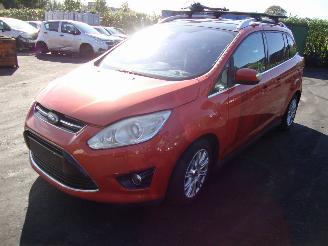 Vaurioauto  passenger cars Ford C-Max  2013/1