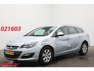 Vaurioauto  passenger cars Opel Astra Sports Tourer 1.4 Turbo Blitz Navi Airco Cruise PDC AHK 2015/11