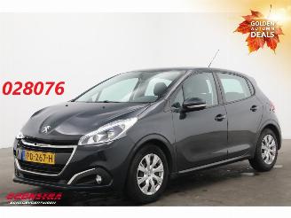 Unfallwagen Peugeot 208 1.2 PureTech 5-DRS Access Navi Airco Cruise PDC 104.492 km! 2017/5