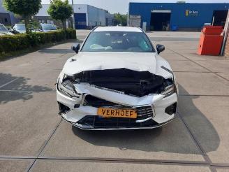 Salvage car Volvo V-60 V60 II (ZW), Combi, 2018 2.0 T4 16V 2020/1