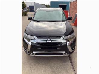 Salvage car Mitsubishi Outlander Outlander (GF/GG), SUV, 2012 / 2022 2.4 16V PHEV 4x4 2019/5
