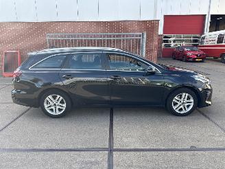 Kia Cee d  picture 2