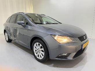 krockskadad bil auto Seat Leon ST 1.6 TDI Style Business 2015/6