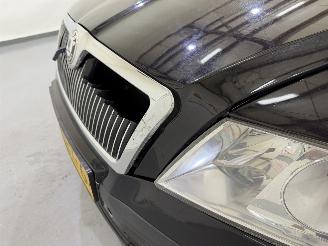 Skoda Octavia Combi 1.6 FSI Elegance Navi/Clima picture 17