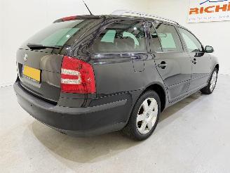 Skoda Octavia Combi 1.6 FSI Elegance Navi/Clima picture 6