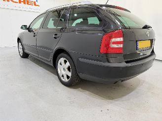 Skoda Octavia Combi 1.6 FSI Elegance Navi/Clima picture 4