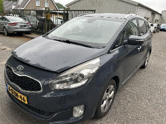 Damaged car Kia Carens 1.7 Diesel 2013/8