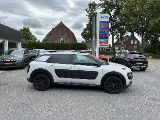 uszkodzony samochody osobowe Citroën C4 cactus 1.2 Pure Tech Shine 2015/7