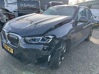 Damaged car BMW iX3 Executive ( Panoramadak-Leer ) 80kWh 2022/10