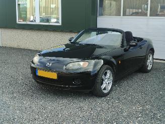 skadebil auto Mazda MX-5 1.8 Cabrio Airco 2006/9