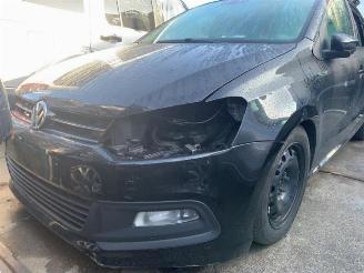 Coche siniestrado Volkswagen Polo Polo V (6R), Hatchback, 2009 / 2017 1.6 TDI 16V 90 2011