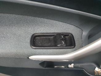 Ford Fiesta 1.25 Titanium picture 18