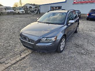 Salvage car Volvo V-50 2.0D Grijs 45500 Onderdelen D4204T Motor 2006/3