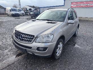 Sloopauto Mercedes M-klasse 320 CDI Beige 723 Onderdelen 642940 Motor 2007/9