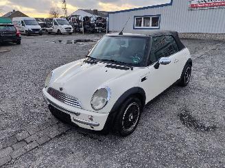 Salvage car Mini Cooper 1.6 16V Pepper White 850 Onderdelen W10B16A Motor 2006/11