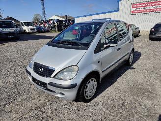 Uttjänta bilar auto Mercedes A-klasse 140L Zilver 761 Onderdelen 716501 Bak 2004/2