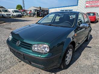 Salvage car Volkswagen Golf 1.6 1998/4