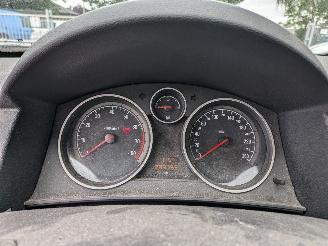 Opel Astra GTC 1.6 picture 12