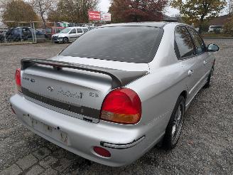 Hyundai Sonata 2.5i V6 picture 5