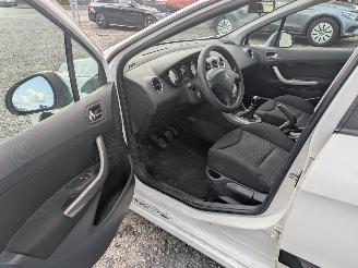 Peugeot 308 1.6 picture 9