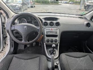 Peugeot 308 1.6 picture 11