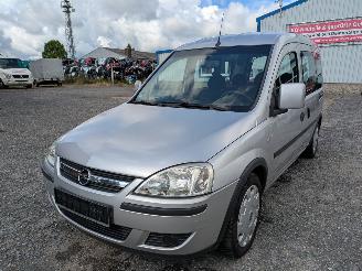 damaged passenger cars Opel Combo 1.6 2008/1